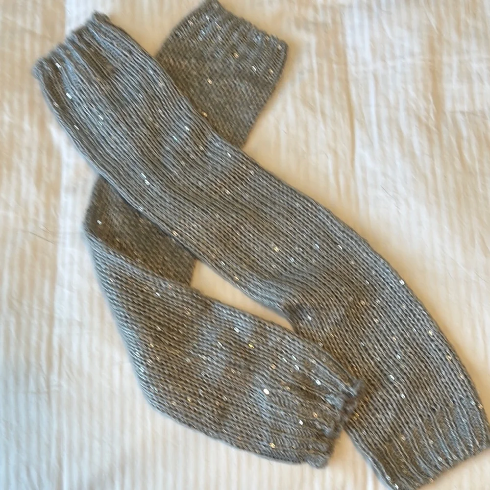 Bloch ballet Leg Warmers, black, grey w silver sequins - Picture 2 of 3